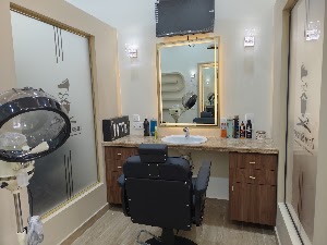 Zoro Scissor Men Salooon - BRANCH - زورو سيزرصالون حلاقة رجالي - فرع place picture